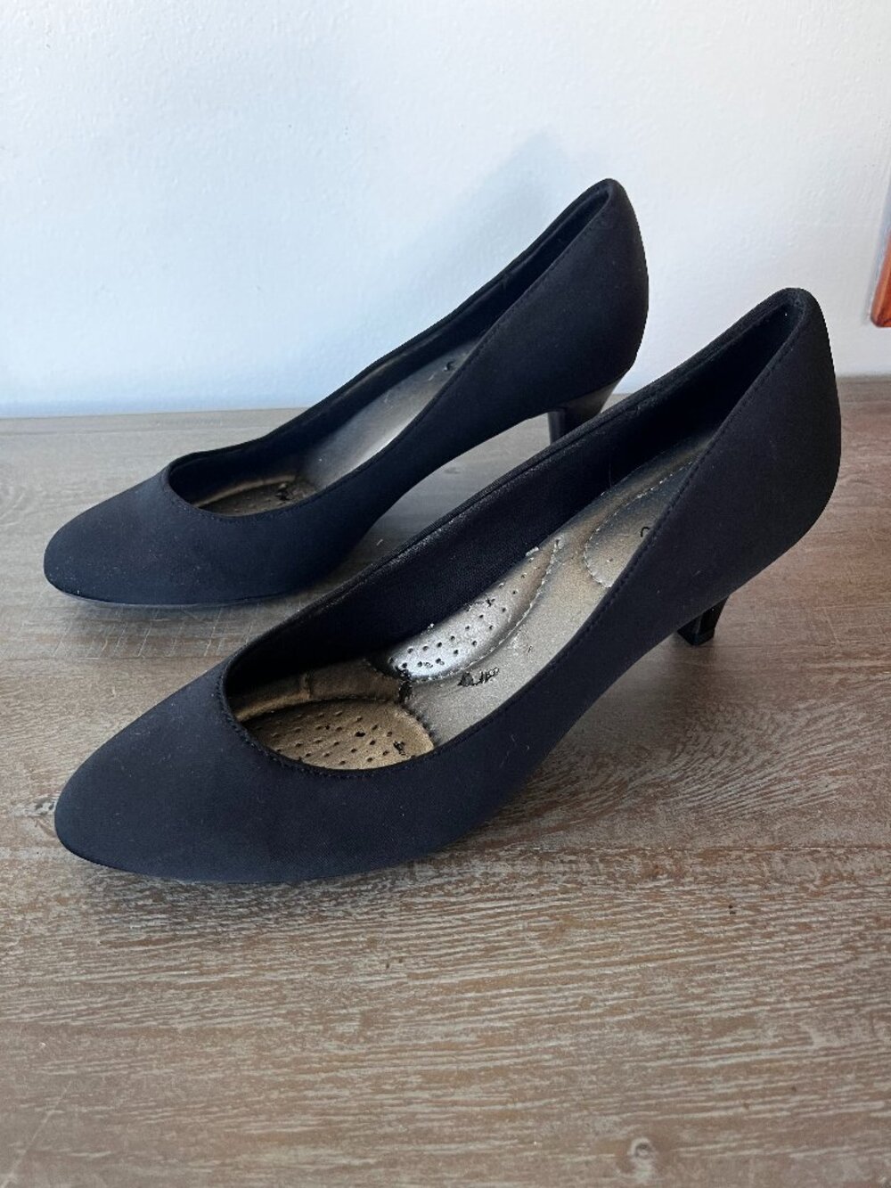 Women's Black Fabric Kitten Heel Pumps